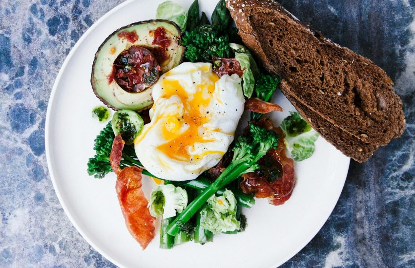 Ça y est, FINI les fringales ! Découvrez les encas sains coupe-faim !